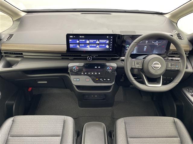 セレナ ｅ－パワー　ハイウェイスターＶ　登録済未使用車　純正１１型後席モニター　純正１２．３型ナビ　全周囲カメラ　プロパイロット　プロパイロットパーキング　電子ミラー　ワイヤレス充電器　ＳＯＳコール　ＥＴＣ２．０　ＬＥＤ　保証書　禁煙車（2枚目）