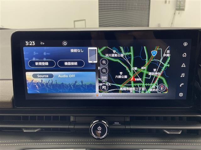 セレナ ｅ－パワー　ハイウェイスターＶ　登録済未使用車　純正１１型後席モニター　純正１２．３型ナビ　全周囲カメラ　プロパイロット　プロパイロットパーキング　電子ミラー　ワイヤレス充電器　ＳＯＳコール　ＥＴＣ２．０　ＬＥＤ　保証書　禁煙車（4枚目）