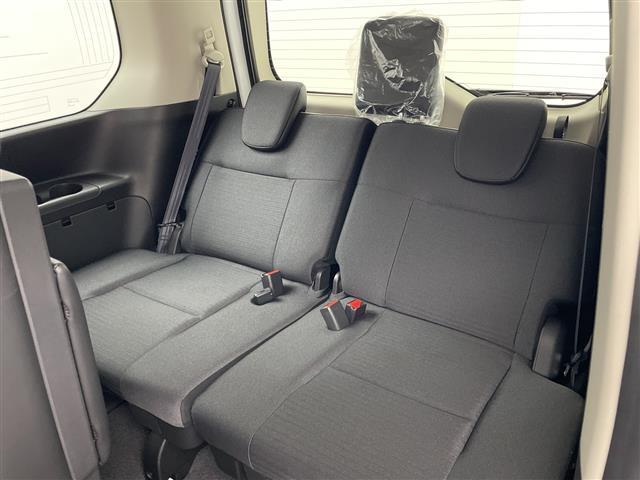 セレナ ｅ－パワー　ハイウェイスターＶ　登録済未使用車　純正１１型後席モニター　純正１２．３型ナビ　全周囲カメラ　プロパイロット　プロパイロットパーキング　電子ミラー　ワイヤレス充電器　ＳＯＳコール　ＥＴＣ２．０　ＬＥＤ　保証書　禁煙車（35枚目）