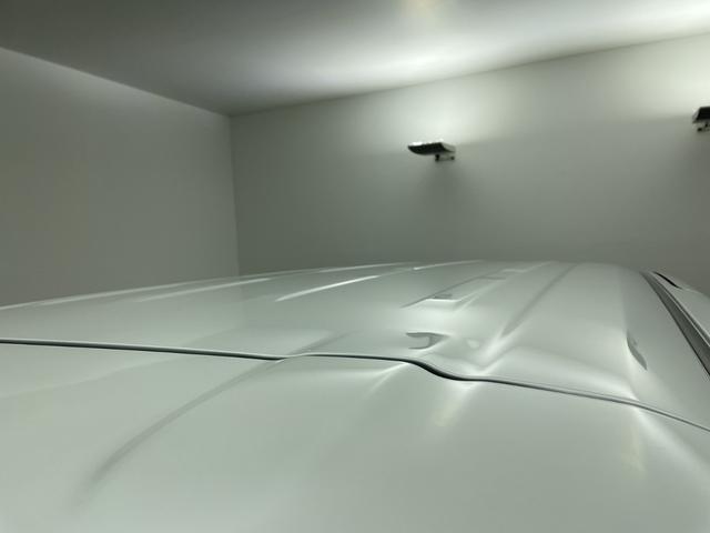 セレナ ｅ－パワー　ハイウェイスターＶ　登録済未使用車　純正１１型後席モニター　純正１２．３型ナビ　全周囲カメラ　プロパイロット　プロパイロットパーキング　電子ミラー　ワイヤレス充電器　ＳＯＳコール　ＥＴＣ２．０　ＬＥＤ　保証書　禁煙車（78枚目）