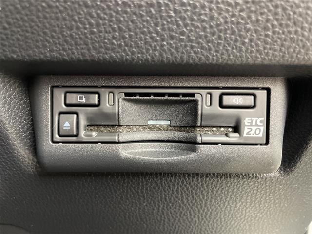 ランドクルーザー250 VX 登録済未使用車 電動ムーンルーフ 純正12.3型ナビ 全周囲カメラ 電子ミラー レザーシート シートヒーター/シートベンチレーション 電動リアゲート 衝突被害軽減ブレーキ レーンアシスト 禁煙車(7枚目)