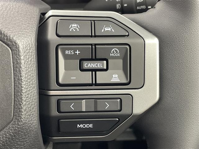 ランドクルーザー250 VX 登録済未使用車 電動ムーンルーフ 純正12.3型ナビ 全周囲カメラ 電子ミラー レザーシート シートヒーター/シートベンチレーション 電動リアゲート 衝突被害軽減ブレーキ レーンアシスト 禁煙車(11枚目)