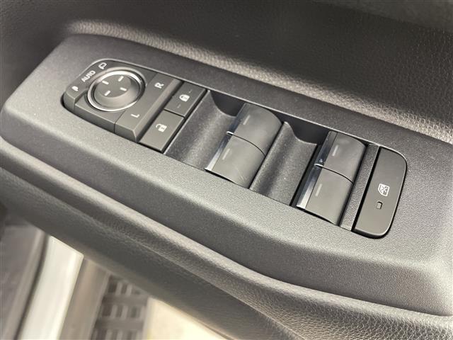 ランドクルーザー250 VX 登録済未使用車 電動ムーンルーフ 純正12.3型ナビ 全周囲カメラ 電子ミラー レザーシート シートヒーター/シートベンチレーション 電動リアゲート 衝突被害軽減ブレーキ レーンアシスト 禁煙車(25枚目)