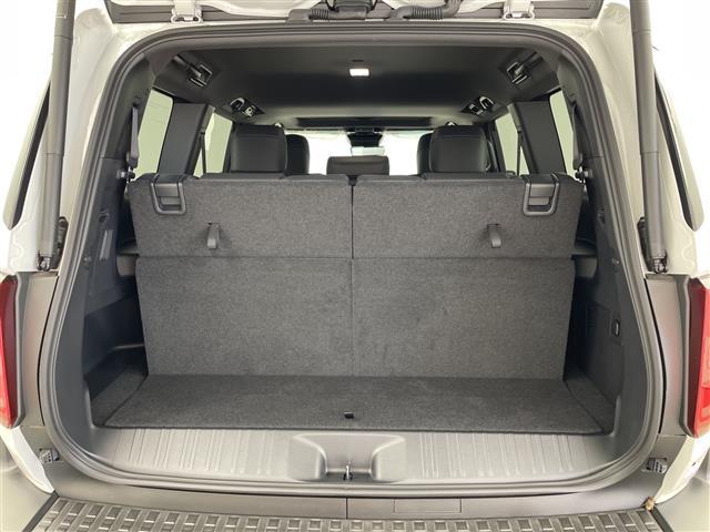 ランドクルーザー250 VX 登録済未使用車 電動ムーンルーフ 純正12.3型ナビ 全周囲カメラ 電子ミラー レザーシート シートヒーター/シートベンチレーション 電動リアゲート 衝突被害軽減ブレーキ レーンアシスト 禁煙車(31枚目)