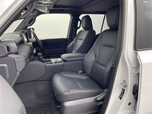 ランドクルーザー250 VX 登録済未使用車 電動ムーンルーフ 純正12.3型ナビ 全周囲カメラ 電子ミラー レザーシート シートヒーター/シートベンチレーション 電動リアゲート 衝突被害軽減ブレーキ レーンアシスト 禁煙車(35枚目)