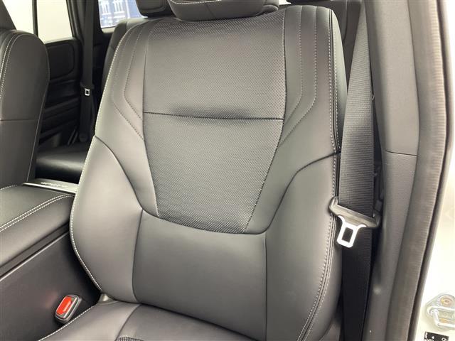 ランドクルーザー250 VX 登録済未使用車 電動ムーンルーフ 純正12.3型ナビ 全周囲カメラ 電子ミラー レザーシート シートヒーター/シートベンチレーション 電動リアゲート 衝突被害軽減ブレーキ レーンアシスト 禁煙車(37枚目)