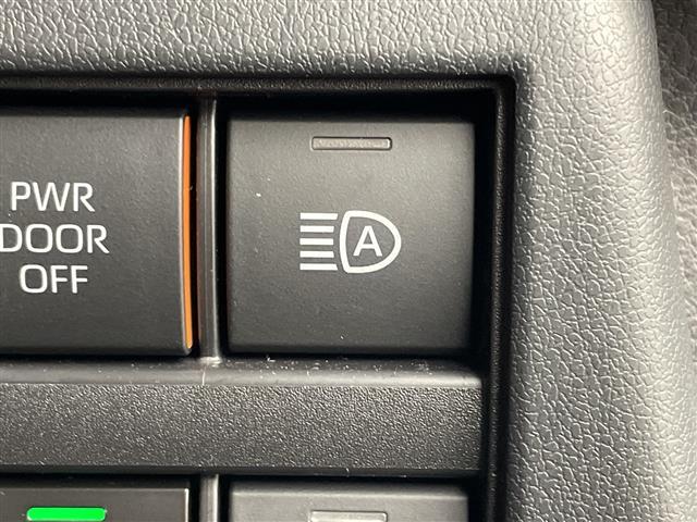 アルファードハイブリッド Ｚ　サンルーフ　純正１４型ナビ　純正１３．２型後席モニター　電子ミラー　ユニバーサルステップ　ワイヤレス充電器　全周囲カメラ　ドラレコ　両側電動スライドドア　シートヒーター／シートベンチレーション　禁煙車（19枚目）