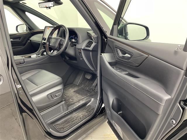 アルファードハイブリッド Ｚ　サンルーフ　純正１４型ナビ　純正１３．２型後席モニター　電子ミラー　ユニバーサルステップ　ワイヤレス充電器　全周囲カメラ　ドラレコ　両側電動スライドドア　シートヒーター／シートベンチレーション　禁煙車（29枚目）