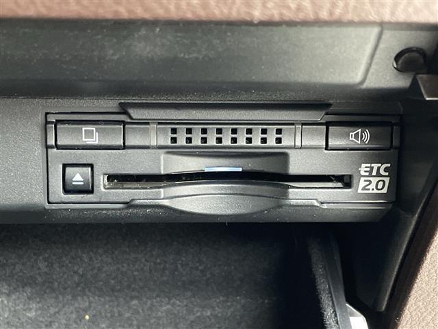 ＲＸ ＲＸ４５０ｈ　バージョンＬ　ムーンルーフ　純正１２．３型ナビ　全周囲カメラ　ＥＴＣ２．０　シートヒーター　シートベンチレーション　ハンドルヒーター　電動リアゲート　ＢＳＭ　追従クルーズコントロール　ＭＴモード付シフト　禁煙車（7枚目）