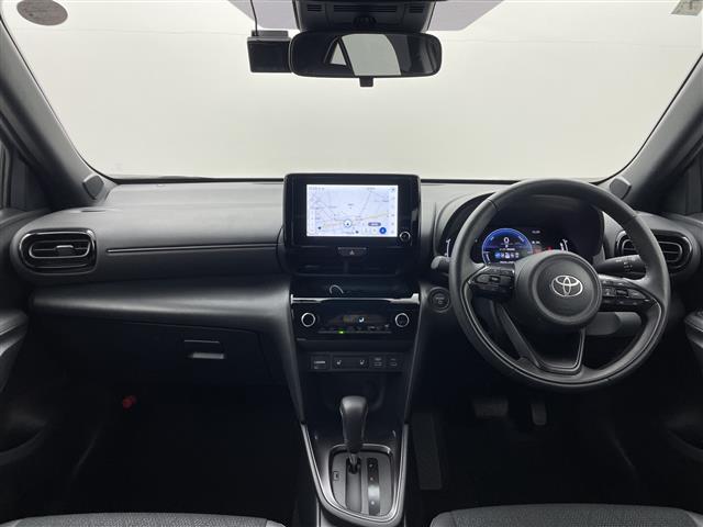 ヤリスクロス ハイブリッドＺ　純正８型ナビ　全周囲カメラ　ＥＴＣ２．０　ドラレコ　ＢＳＭ　ハーフレザーシート　シートヒーター　衝突被害軽減ブレーキ　レーンアシスト　クリアランスソナー　アダプティブクルーズコントロール　禁煙車（2枚目）