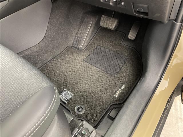 ヤリスクロス ハイブリッドＺ　純正８型ナビ　全周囲カメラ　ＥＴＣ２．０　ドラレコ　ＢＳＭ　ハーフレザーシート　シートヒーター　衝突被害軽減ブレーキ　レーンアシスト　クリアランスソナー　アダプティブクルーズコントロール　禁煙車（42枚目）