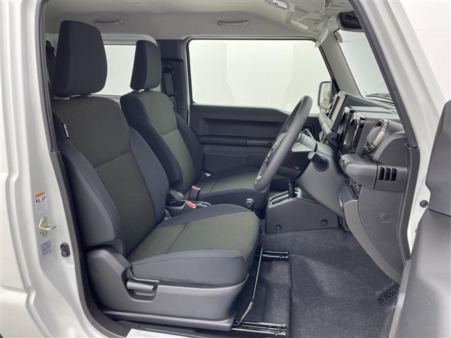 ジムニー ＸＣ　届出済未使用車　４ＷＤターボ　追従クルーズコントロール　シートヒーター　衝突被害軽減システム　レーンキープアシスト　ＬＥＤヘッドライト　オートマチックハイビーム　フォグライト　スマートキー　禁煙車（30枚目）