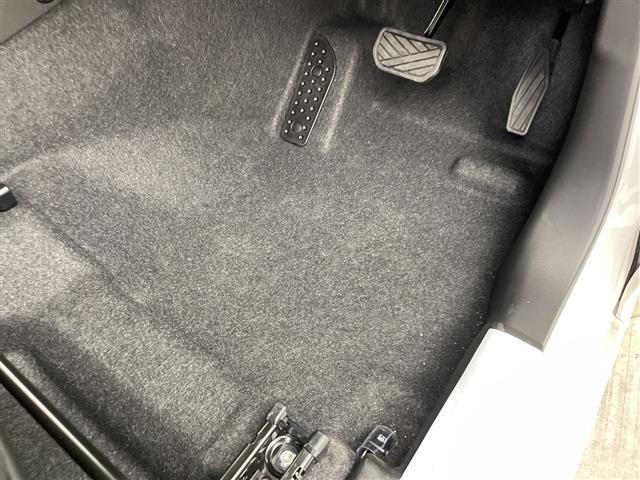 ジムニー ＸＣ　届出済未使用車　４ＷＤターボ　追従クルーズコントロール　シートヒーター　衝突被害軽減システム　レーンキープアシスト　ＬＥＤヘッドライト　オートマチックハイビーム　フォグライト　スマートキー　禁煙車（42枚目）