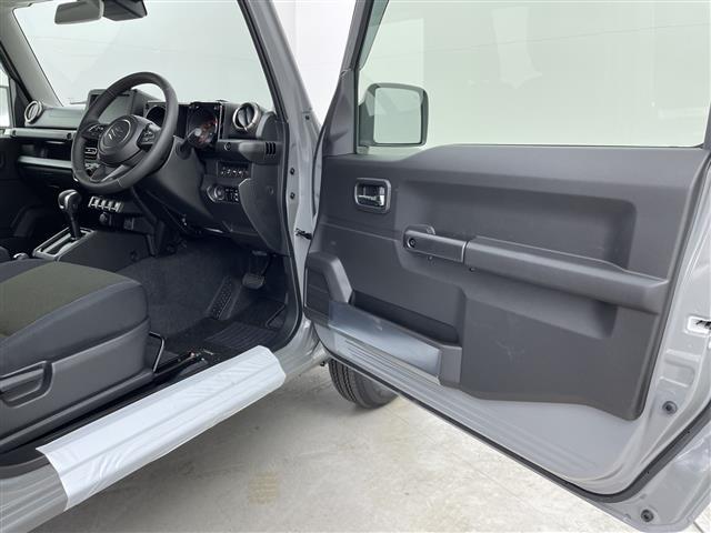 ジムニー ＸＣ　届出済未使用車　４ＷＤターボ　追従クルーズコントロール　シートヒーター　衝突被害軽減システム　レーンキープアシスト　ＬＥＤヘッドライト　オートマチックハイビーム　フォグライト　スマートキー　禁煙車（41枚目）