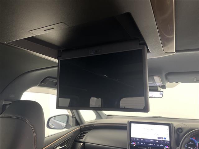 アルファード Ｚ　ムーンルーフ　１３．２型後席モニター　純正１４型ナビ　ドラレコ　ＥＴＣ２．０　電子ミラー　ユニバーサルステップ　電動バックドア　両側電動スライドドア　シートベンチレーションシートヒーター　ＢＳＭ　禁煙（3枚目）