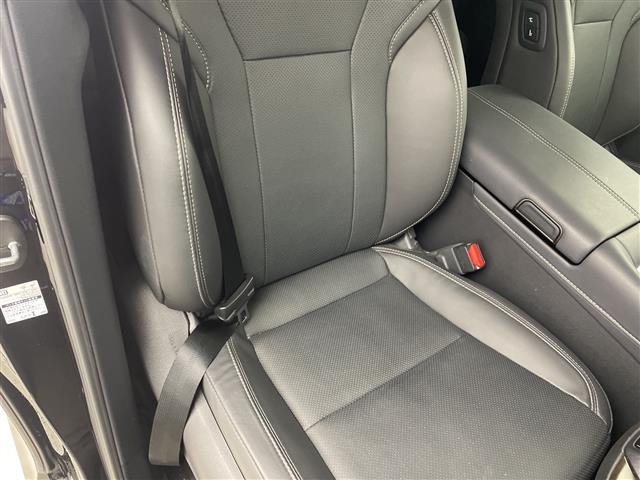 アルファード Ｚ　ムーンルーフ　１３．２型後席モニター　純正１４型ナビ　ドラレコ　ＥＴＣ２．０　電子ミラー　ユニバーサルステップ　電動バックドア　両側電動スライドドア　シートベンチレーションシートヒーター　ＢＳＭ　禁煙（31枚目）