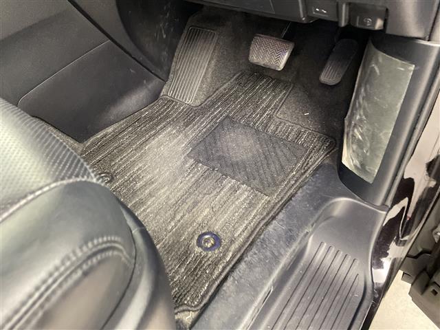 ヴェルファイアハイブリッド ＺＲ　モデルリスタフルエアロ　純正後席モニター　純正１０型ナビ　電子ミラー　バックカメラ　ドラレコ　ビルトインＥＴＣ２．０　電動バックドア　両側電動スライドドア　シートヒーター／シートベンチレーション　禁煙（42枚目）