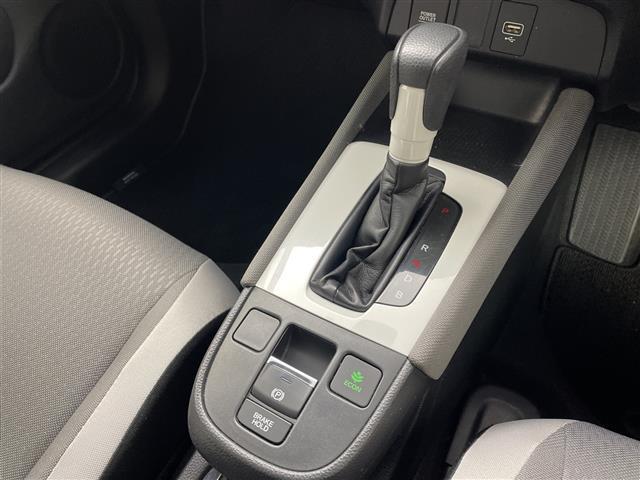 フィット ｅ：ＨＥＶクロスター　純正９型ナビ　バックカメラ　フルセグＴＶ　ドラレコ　ビルトインＥＴＣ　ルーフレール　追従クルーズコントロール　レーンキープアシスト　オートハイビーム　ＬＥＤ　純正アルミホイール　スマートキー　禁煙車（21枚目）