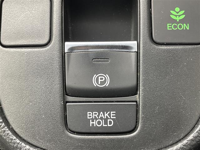 フィット ｅ：ＨＥＶクロスター　純正９型ナビ　バックカメラ　フルセグＴＶ　ドラレコ　ビルトインＥＴＣ　ルーフレール　追従クルーズコントロール　レーンキープアシスト　オートハイビーム　ＬＥＤ　純正アルミホイール　スマートキー　禁煙車（22枚目）