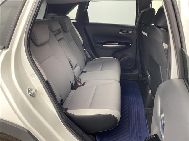 フィット ｅ：ＨＥＶクロスター　純正９型ナビ　バックカメラ　フルセグＴＶ　ドラレコ　ビルトインＥＴＣ　ルーフレール　追従クルーズコントロール　レーンキープアシスト　オートハイビーム　ＬＥＤ　純正アルミホイール　スマートキー　禁煙車（33枚目）