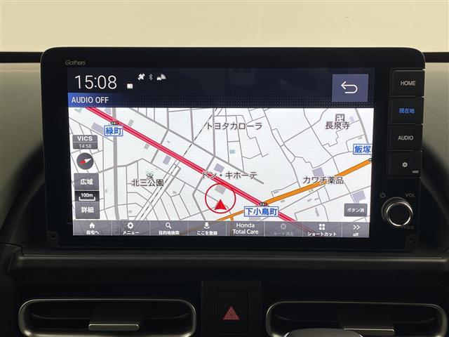 フリード ｅ：ＨＥＶクロスター　登録済未使用車　純正９型ナビ　バックカメラ　ＢＳＭ　ハーフレザーシート　シートヒーター　両側電動スライドドア　衝突被害軽減ブレーキ　レーダークルーズコントロール　クリアランスソナー　ＬＥＤライト　禁煙（3枚目）