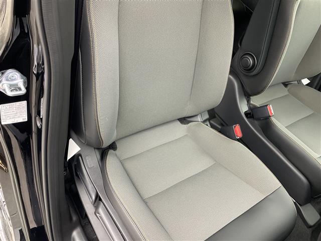 フリード ｅ：ＨＥＶクロスター　登録済未使用車　純正９型ナビ　バックカメラ　ＢＳＭ　ハーフレザーシート　シートヒーター　両側電動スライドドア　衝突被害軽減ブレーキ　レーダークルーズコントロール　クリアランスソナー　ＬＥＤライト　禁煙（29枚目）