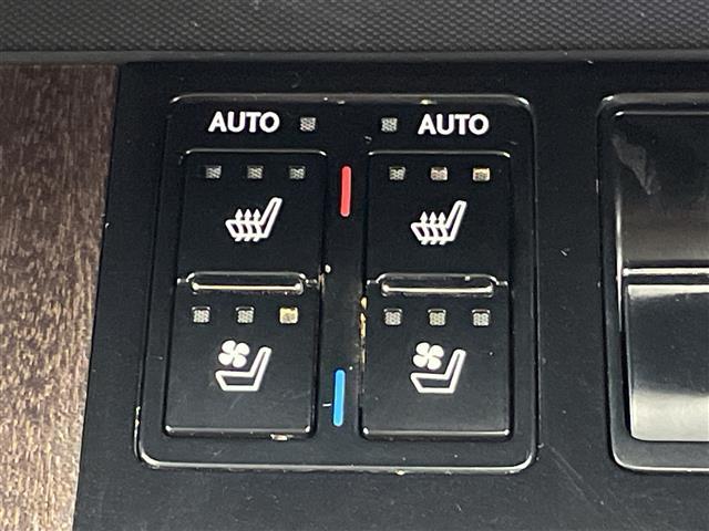 ＲＸ ＲＸ４５０ｈ　バージョンＬ　ムーンルーフ　三眼ＬＥＤライト　純正１２．３型ナビ　全周囲カメラ　ＥＴＣ２．０　ドラレコ　ＢＳＭ　ＨＵＤ　追従クルーズコントロール　クリアランスソナー　シートヒーター　シートベンチレーション　禁煙車（10枚目）