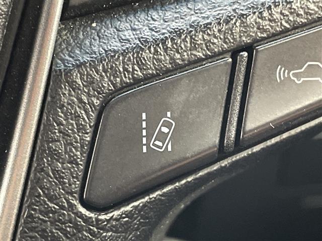 アルファード ２．５Ｓ　タイプゴールド　ツインムーンルーフ　純正１２型後席モニター　純正９型ナビ　バックカメラ　ＥＴＣ２．０　ドラレコ　両側電動スライドドア　オットマン　追従クルコン　レーンアシスト　衝突被害軽減システム　三眼ＬＥＤ　禁煙車（12枚目）