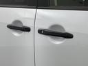 シャモニー　１１型ナビ　１２．８型フリップダウンモニター　ハンドルヒーター　パドルシフト　フルセグ　純正アルミホイール　オートライト　オートマチックハイビーム　ステアリングスイッチ　革巻きステアリング　禁煙車（60枚目）