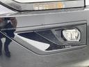 シャモニー　１１型ナビ　１２．８型フリップダウンモニター　ハンドルヒーター　パドルシフト　フルセグ　純正アルミホイール　オートライト　オートマチックハイビーム　ステアリングスイッチ　革巻きステアリング　禁煙車（64枚目）