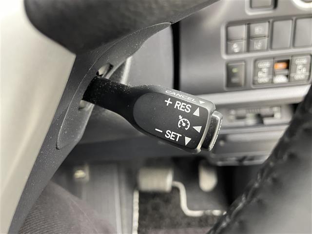 ノア Ｓｉ　ダブルバイビーＩＩ　純正ナビ　フリップダウン　ＴＲＤエアロ　クルコン　エンジンスターター　両側パワースライドドア　　ハーフレザーシート　バックカメラ　オートハイビーム　オービスレーダー（15枚目）