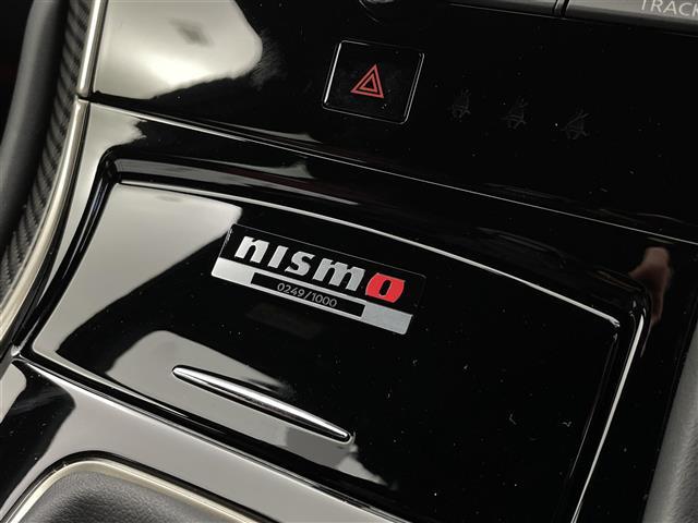 スカイライン ニスモ　純正日産コネクトナビ　メーカーオプションサンルーフ　フルニスモエアロ　専用カーボンフィニッシャー　純正ビルトインＥＴＣ　ＲＥＣＡＲＯ製スポーツシート　専用チューニングコンピュータ（11枚目）