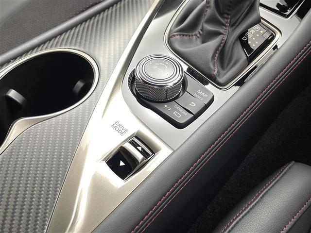 スカイライン ニスモ　純正日産コネクトナビ　メーカーオプションサンルーフ　フルニスモエアロ　専用カーボンフィニッシャー　純正ビルトインＥＴＣ　ＲＥＣＡＲＯ製スポーツシート　専用チューニングコンピュータ（34枚目）