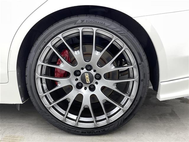 スカイライン ４００Ｒ　純正ナビ　全方位カメラ　ＢＢＳ２０インチＡＷ　ＥＴＣ２．０　デジタルインナーミラー　パワーシート　アダプティブクルーズコントロール　レーンキープアシスト　シートヒーター　純正フロアマ（37枚目）