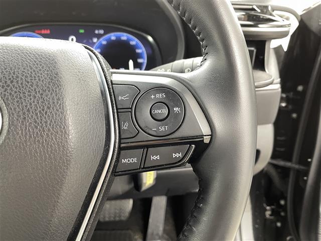 ハリアーハイブリッド Ｇ　純正ナビ機能付きディスプレイオーディオ（ＦＭ／ＡＭ／ＢＴ／ＨＤＭＩ／ＵＳＢ）　ハーフレザーシート　パワーバックドア　純正ＥＴＣ２．０　純正フロアマット　スマートキー　トヨタセーフティセンス　ＡＢＳ（5枚目）