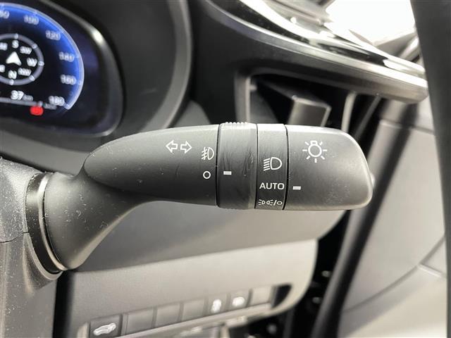 ハリアーハイブリッド Ｇ　純正ナビ機能付きディスプレイオーディオ（ＦＭ／ＡＭ／ＢＴ／ＨＤＭＩ／ＵＳＢ）　ハーフレザーシート　パワーバックドア　純正ＥＴＣ２．０　純正フロアマット　スマートキー　トヨタセーフティセンス　ＡＢＳ（7枚目）