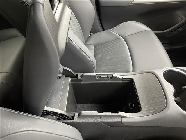 ハリアーハイブリッド Ｇ　純正ナビ機能付きディスプレイオーディオ（ＦＭ／ＡＭ／ＢＴ／ＨＤＭＩ／ＵＳＢ）　ハーフレザーシート　パワーバックドア　純正ＥＴＣ２．０　純正フロアマット　スマートキー　トヨタセーフティセンス　ＡＢＳ（14枚目）