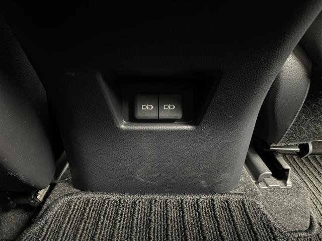 ハリアーハイブリッド Ｇ　純正ナビ機能付きディスプレイオーディオ（ＦＭ／ＡＭ／ＢＴ／ＨＤＭＩ／ＵＳＢ）　ハーフレザーシート　パワーバックドア　純正ＥＴＣ２．０　純正フロアマット　スマートキー　トヨタセーフティセンス　ＡＢＳ（18枚目）