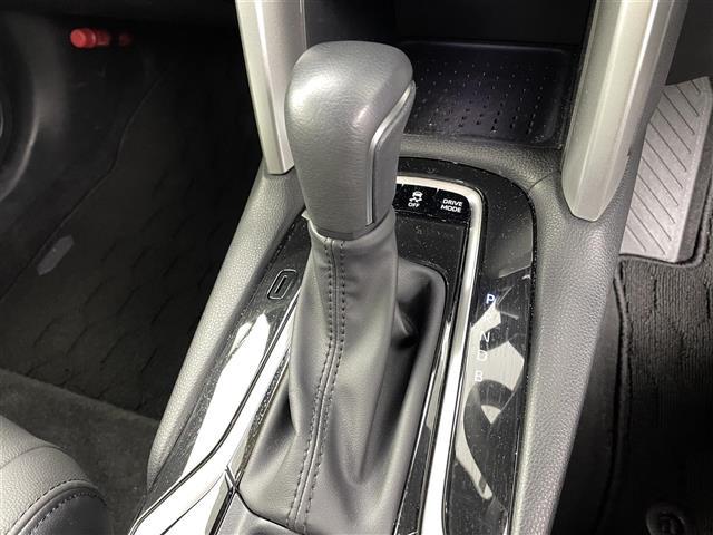 カローラクロス ハイブリッド Z 純正メモリナビ機能付きディスプレイオーディオ(FM/AM/BT/USB/AppleCArPlay/androidAuto) シートヒーター パワーバックドア 純正ビルトインETC トヨタセーフティ(12枚目)