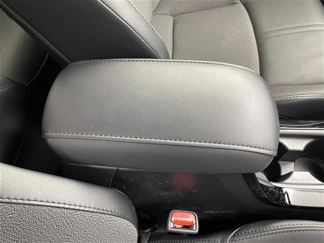 カローラクロス ハイブリッド Z 純正メモリナビ機能付きディスプレイオーディオ(FM/AM/BT/USB/AppleCArPlay/androidAuto) シートヒーター パワーバックドア 純正ビルトインETC トヨタセーフティ(14枚目)