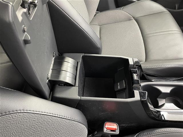カローラクロス ハイブリッド Z 純正メモリナビ機能付きディスプレイオーディオ(FM/AM/BT/USB/AppleCArPlay/androidAuto) シートヒーター パワーバックドア 純正ビルトインETC トヨタセーフティ(15枚目)