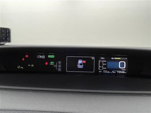 プリウス Sツーリングセレクション 4WD 純正SDナビ シートヒーター 純正18インチツーリングホイール バックカメラ 純正LEDヘッドライト 純正フロントフォグライト 純正ビルトインETC 社外レーダー ドライブレコーダー(2枚目)