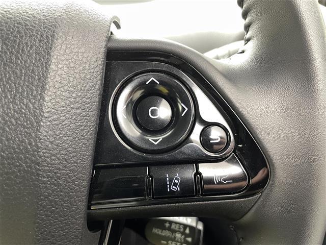 プリウス Sツーリングセレクション 4WD 純正SDナビ シートヒーター 純正18インチツーリングホイール バックカメラ 純正LEDヘッドライト 純正フロントフォグライト 純正ビルトインETC 社外レーダー ドライブレコーダー(5枚目)