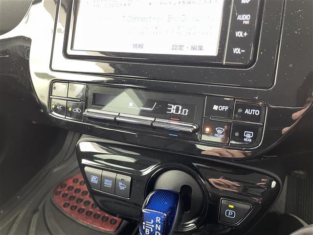 プリウス Sツーリングセレクション 4WD 純正SDナビ シートヒーター 純正18インチツーリングホイール バックカメラ 純正LEDヘッドライト 純正フロントフォグライト 純正ビルトインETC 社外レーダー ドライブレコーダー(11枚目)