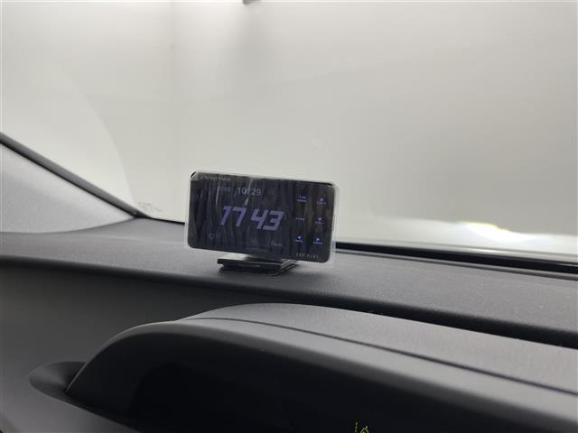 プリウス Sツーリングセレクション 4WD 純正SDナビ シートヒーター 純正18インチツーリングホイール バックカメラ 純正LEDヘッドライト 純正フロントフォグライト 純正ビルトインETC 社外レーダー ドライブレコーダー(16枚目)