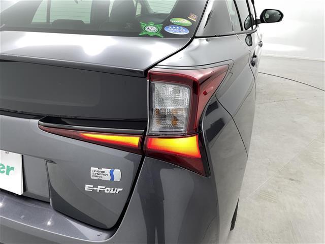 プリウス Sツーリングセレクション 4WD 純正SDナビ シートヒーター 純正18インチツーリングホイール バックカメラ 純正LEDヘッドライト 純正フロントフォグライト 純正ビルトインETC 社外レーダー ドライブレコーダー(34枚目)