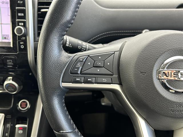 セレナ ハイウェイスター Vセレクション 日産純正SDナビ 型式:MM517D-L(FM/AM/BT/CD/DVD/SD/TV/Ipod)純正フリップダウンモニター 両側パワースライドドア ハンズフリーオートスライドドア プロパイロット(4枚目)