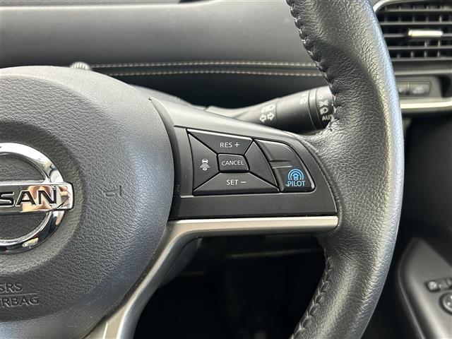 セレナ ハイウェイスター Vセレクション 日産純正SDナビ 型式:MM517D-L(FM/AM/BT/CD/DVD/SD/TV/Ipod)純正フリップダウンモニター 両側パワースライドドア ハンズフリーオートスライドドア プロパイロット(5枚目)