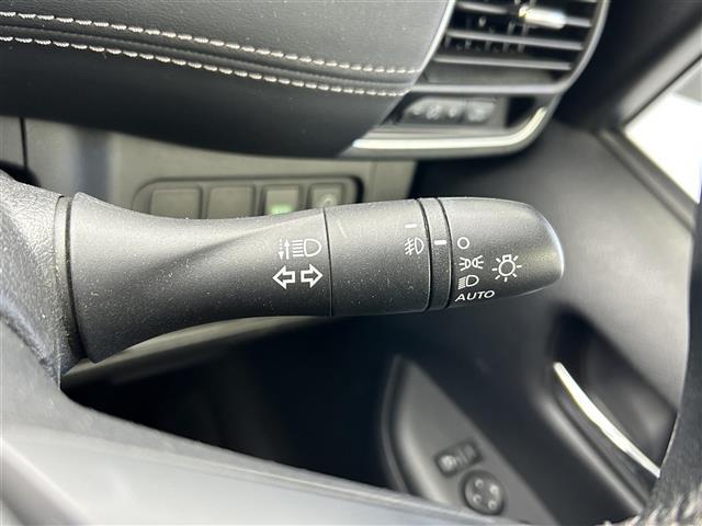 セレナ ハイウェイスター Vセレクション 日産純正SDナビ 型式:MM517D-L(FM/AM/BT/CD/DVD/SD/TV/Ipod)純正フリップダウンモニター 両側パワースライドドア ハンズフリーオートスライドドア プロパイロット(7枚目)