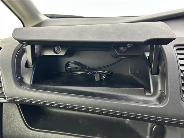 セレナ ハイウェイスター Vセレクション 日産純正SDナビ 型式:MM517D-L(FM/AM/BT/CD/DVD/SD/TV/Ipod)純正フリップダウンモニター 両側パワースライドドア ハンズフリーオートスライドドア プロパイロット(15枚目)